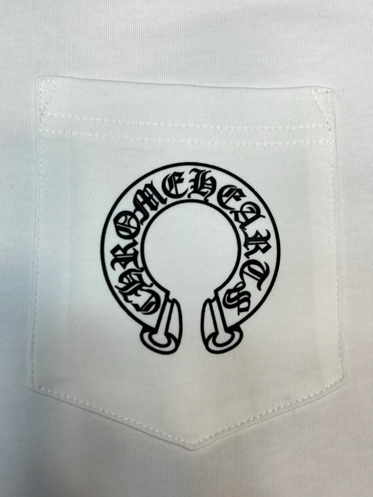 🅿️280 High Quality 5796 25 Early Autumn Chrome Hearts Horseshoe Flower Arm Long Sleeves The Chrome Hearts Long Sleeves that are popular! There are printed logos on the sleeves and back, and the American street style is full of them. It’s so hot to wear it alone if the bottom is missing! Relaxed and cool, I'm so ecstatic that I'm chased for 🔗💓Cro's heart powder when I go out on the street!